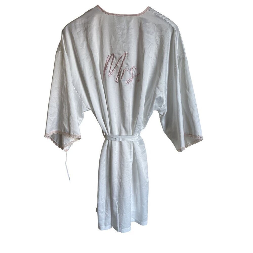 New! Lilac & Lavender White Satin "Mrs." Bridal Bride Wedding Robe Size Medium